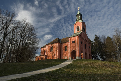 <p>
	 Cerkev Marijinega obiskanja na Rožniku
</p>
 Foto:Branko Čeak (Arhiv MOL)<br>