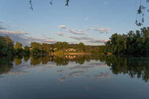 <p>
	 Mokrišča so priljubljena območja za rekreacijo in sprostitev, prav tako pomembni sta tudi njihova estetska in izobraževalna funkcija.
</p>
<p>
	 Foto: Luka Šparl
</p>